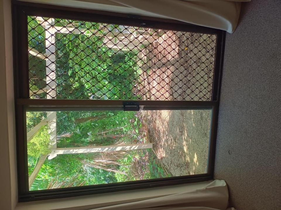 Room in Deception Bay for $330