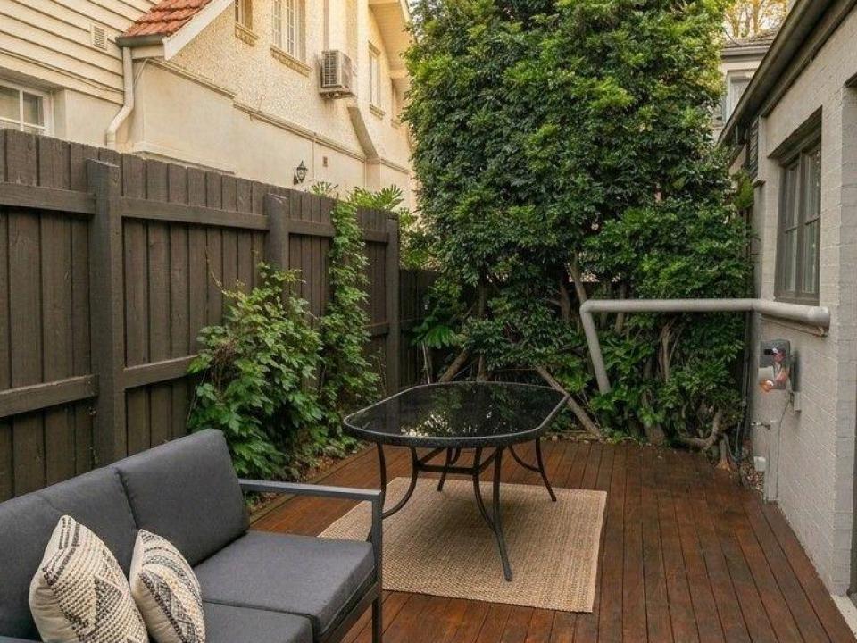 Room in Saint Kilda East for $300