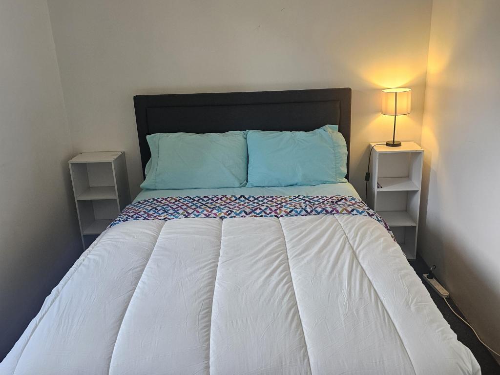 Bedroom has window, Aircon & Celling fan