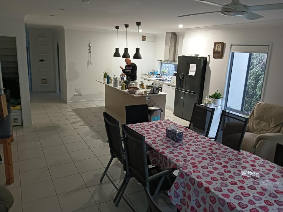 Room in Elanora for $340