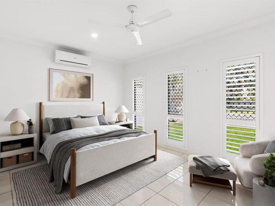 Room in Mooroobool for $450