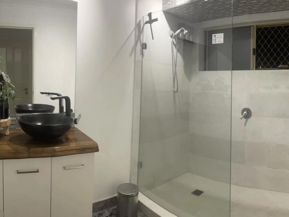 Room in Oxenford for $250